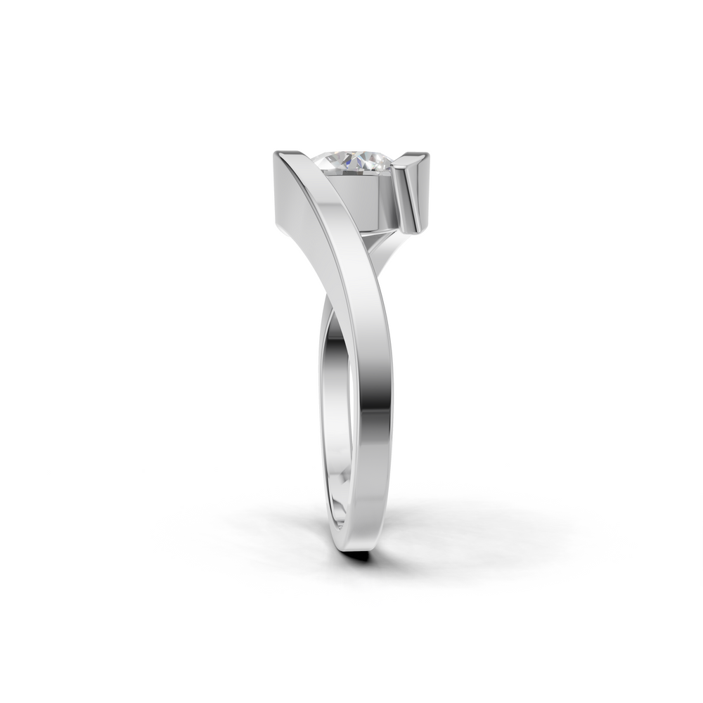 Exquisite solitaire diamond engagement ring