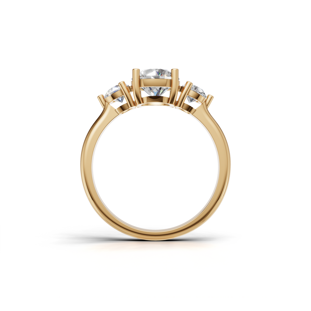 Stunning ring with a three stone design